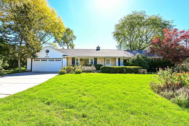 11029 W Courtland AVENUE, Wauwatosa, WI 53225