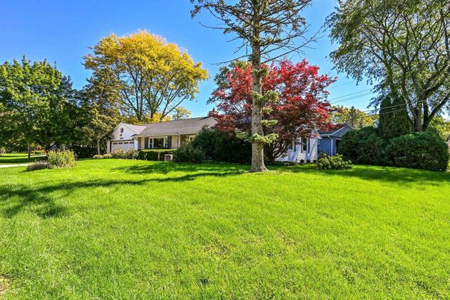 11029 W Courtland AVENUE, Wauwatosa, WI 53225