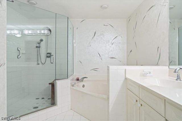 980 Cape Marco DR 1404, Marco Island, FL 34145