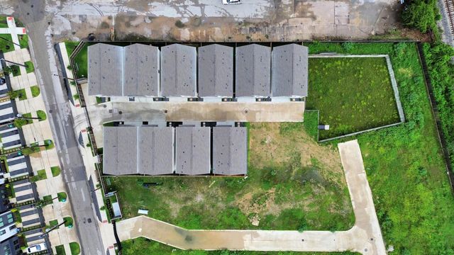 5242 Texas Street, Houston, TX 77011