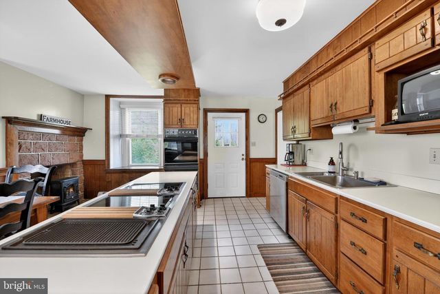 2935 REEDY RD, Sinking Spring, PA 19608