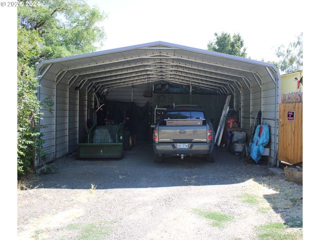 707 HARRISON St, Wasco, OR 97065