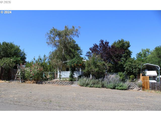 707 HARRISON St, Wasco, OR 97065
