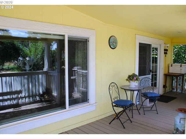 707 HARRISON St, Wasco, OR 97065