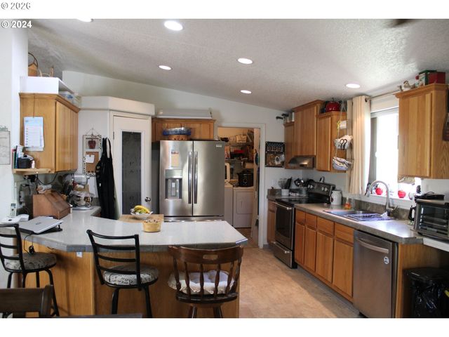 707 HARRISON St, Wasco, OR 97065