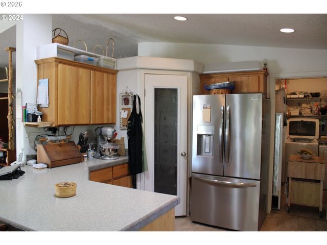 707 HARRISON St, Wasco, OR 97065