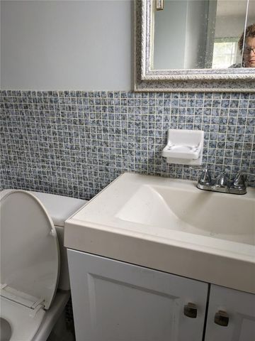 300 NE 191st St 211, Miami, FL 33179