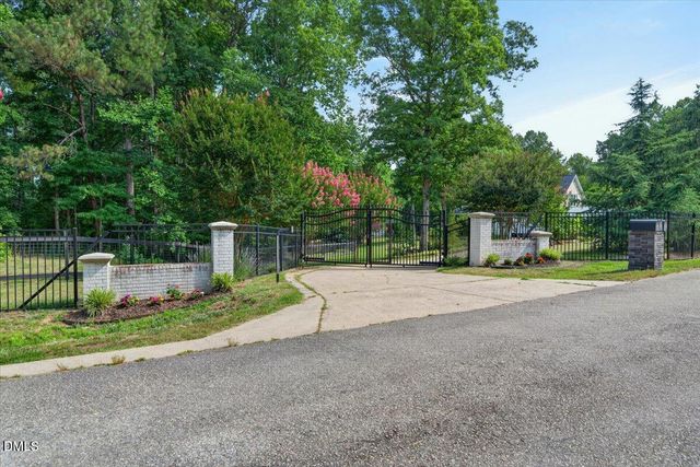 545 Ryans Lane, Clayton, NC 27520