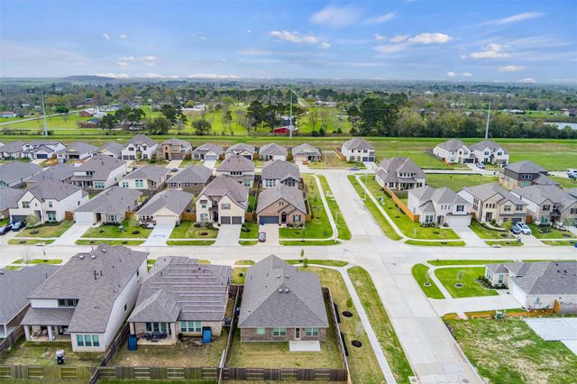 13724 Sabine Lake Drive, La Marque, TX 77568