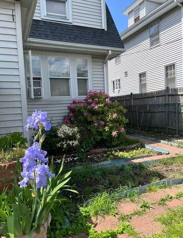 20 Ellington Rd, Quincy, MA 02170