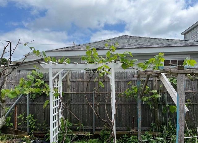 20 Ellington Rd, Quincy, MA 02170