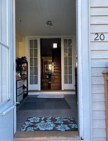 20 Ellington Rd, Quincy, MA 02170