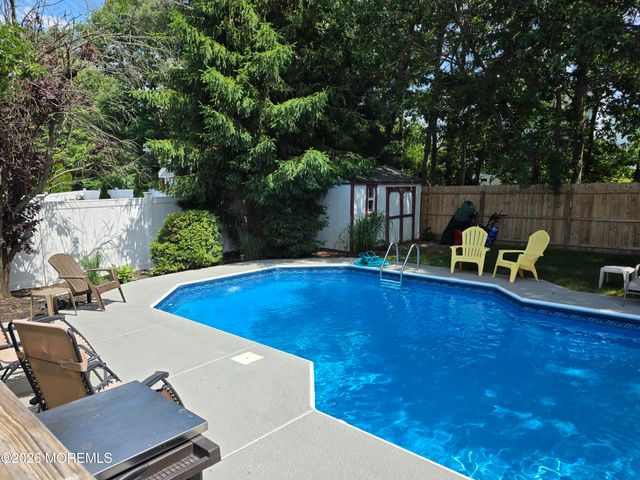32 Pulaski Drive, Barnegat, NJ 08005