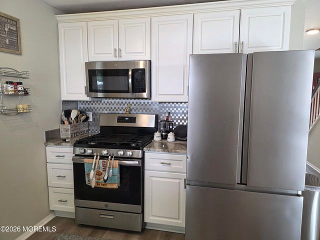 32 Pulaski Drive, Barnegat, NJ 08005
