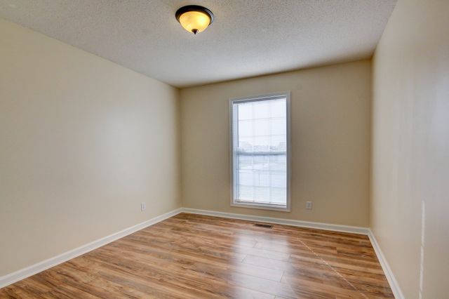 277 Cranklen Cir, Clarksville, TN 37042