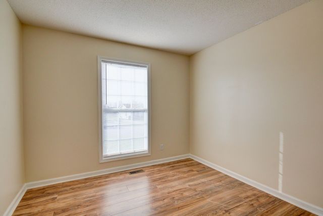 277 Cranklen Cir, Clarksville, TN 37042