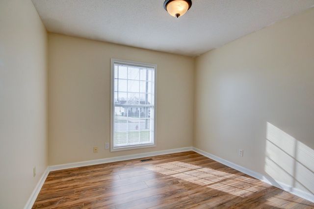 277 Cranklen Cir, Clarksville, TN 37042