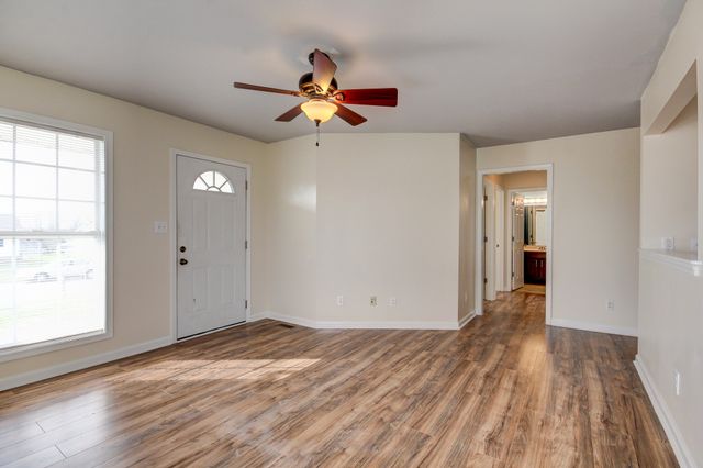 277 Cranklen Cir, Clarksville, TN 37042