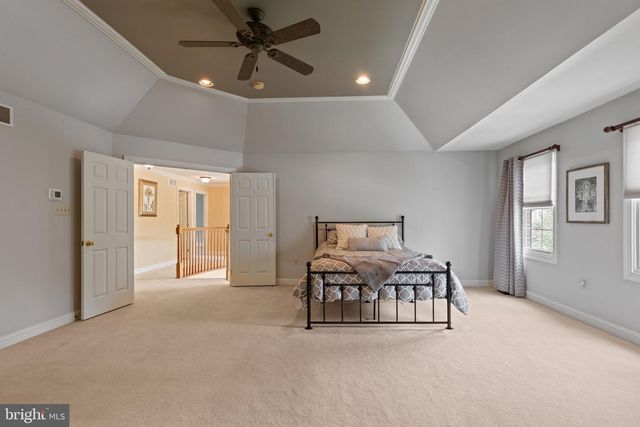 13 BUCKWALTER CIR, Royersford, PA 19468