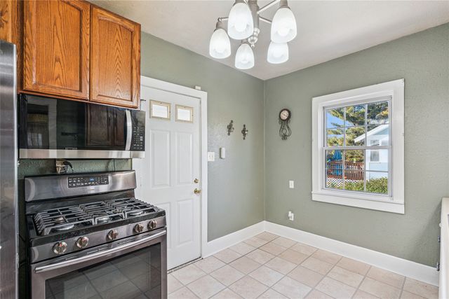 1457 Guthrie Avenue, Des Moines, IA 50316