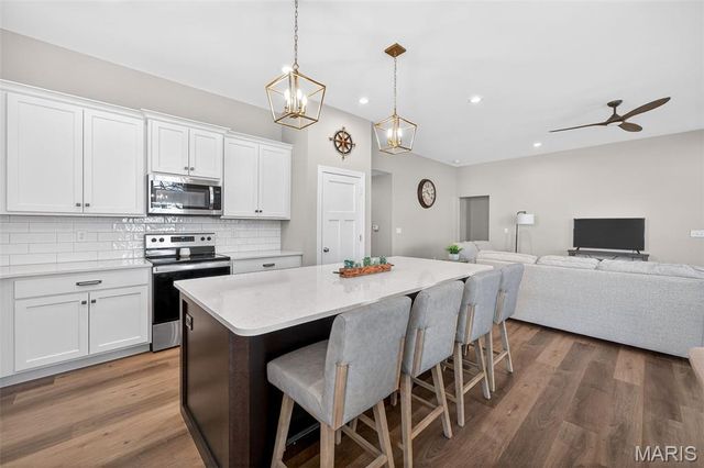 315 Creek Stone Drive, Lake St Louis, MO 63367