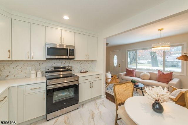 315 SANTA FE TRAIL, Hopatcong Boro, NJ 07843