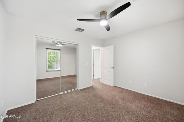 2250 E WAYLAND Drive, Phoenix, AZ 85040