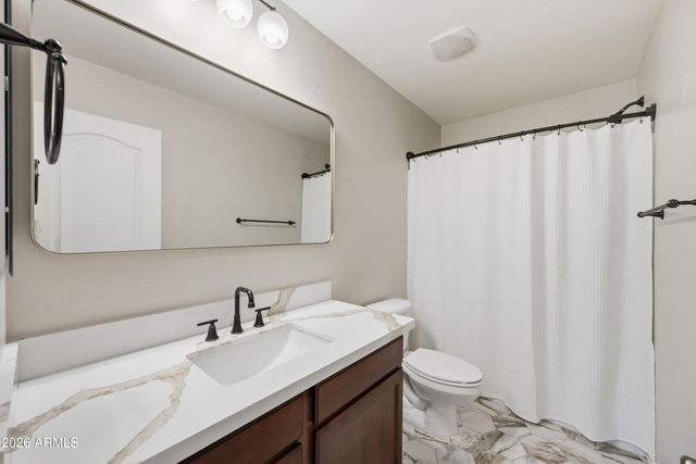 2250 E WAYLAND Drive, Phoenix, AZ 85040