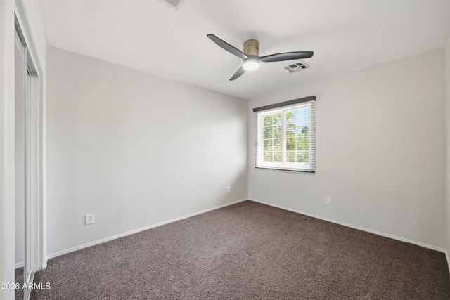 2250 E WAYLAND Drive, Phoenix, AZ 85040