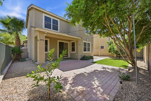 2250 E WAYLAND Drive, Phoenix, AZ 85040
