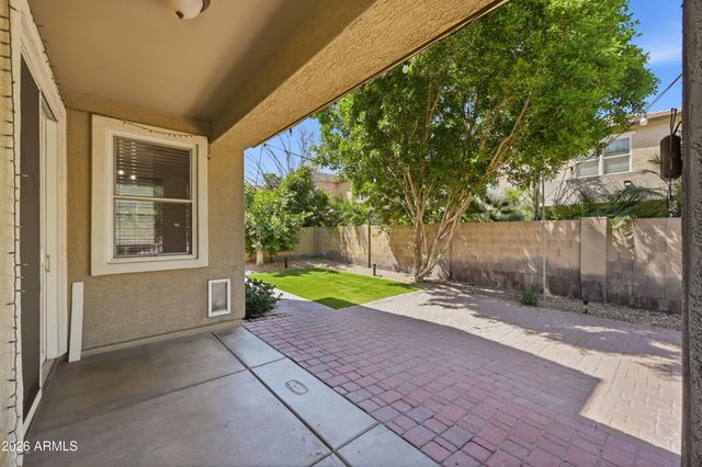 2250 E WAYLAND Drive, Phoenix, AZ 85040