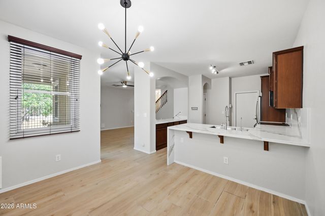 2250 E WAYLAND Drive, Phoenix, AZ 85040
