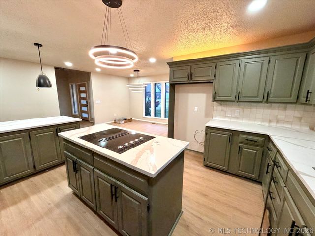 3405 W Richmond Street, Broken Arrow, OK 74012