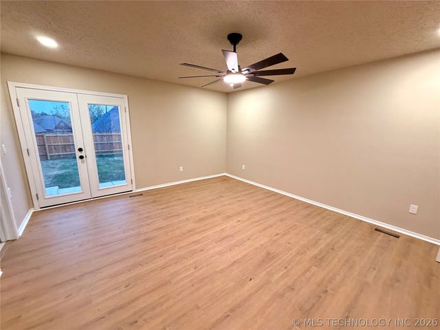 3405 W Richmond Street, Broken Arrow, OK 74012