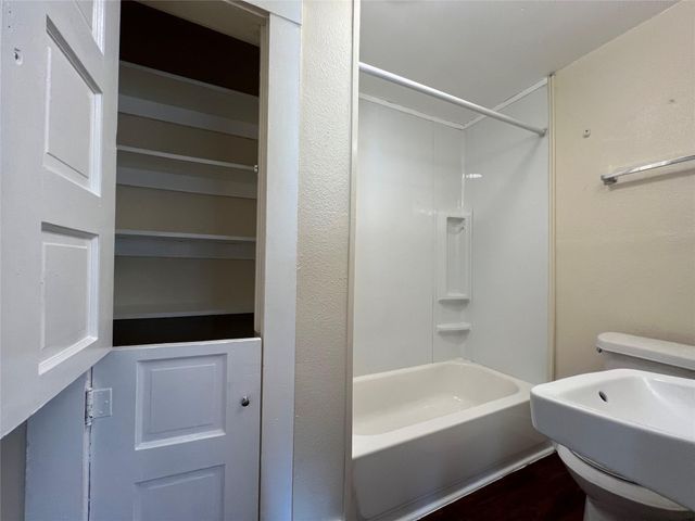 617 12th Street 4, Huntsville, TX 77340