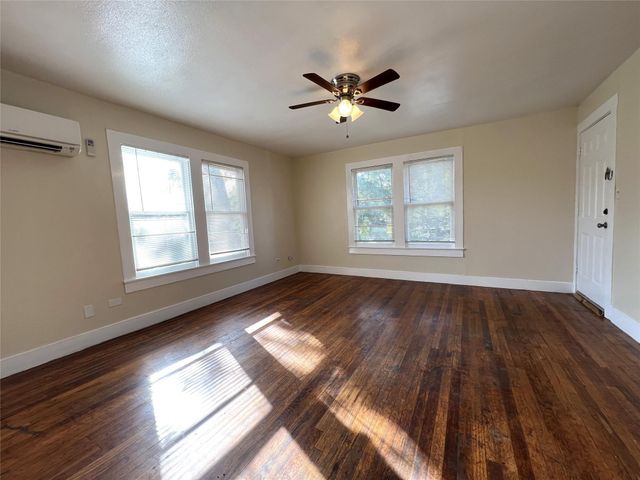 617 12th Street 4, Huntsville, TX 77340