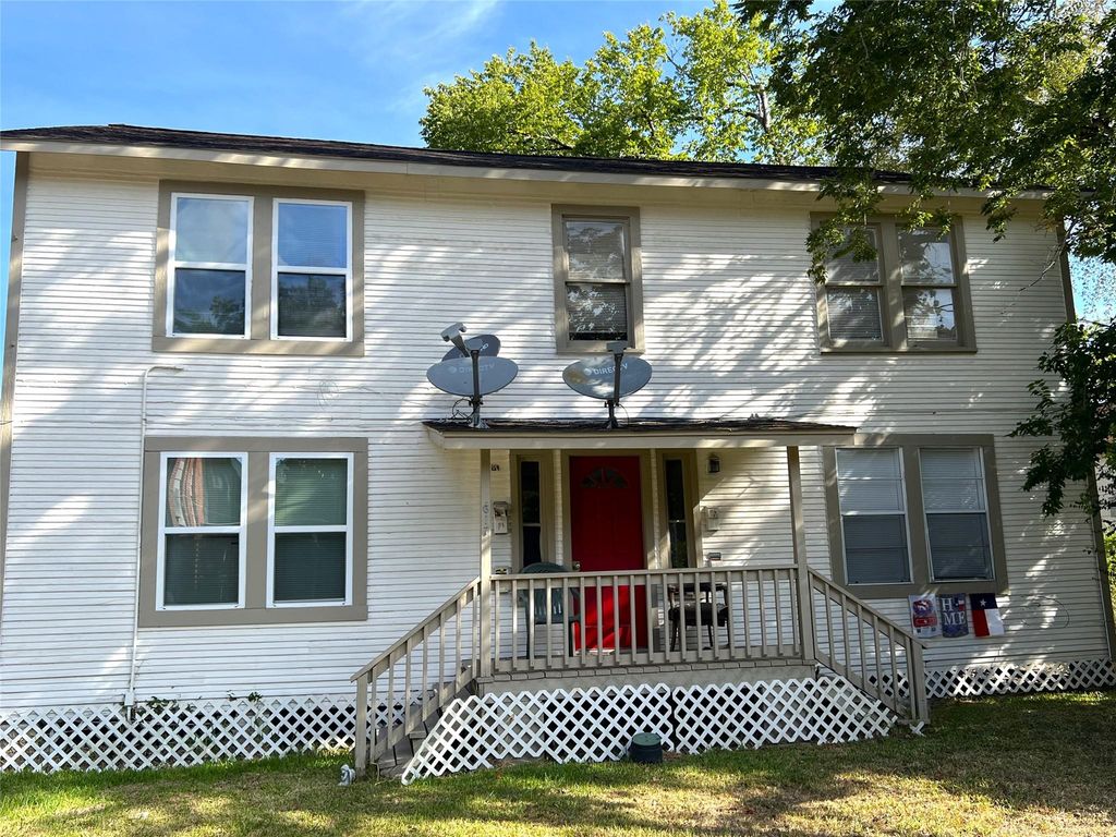 617 12th Street 4, Huntsville, TX 77340