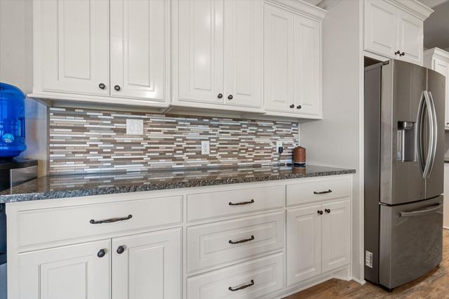 1210 N 14th Place, Wolfforth, TX 79382