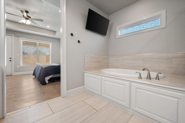 1210 N 14th Place, Wolfforth, TX 79382