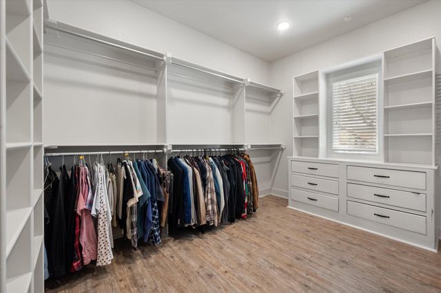 1210 N 14th Place, Wolfforth, TX 79382