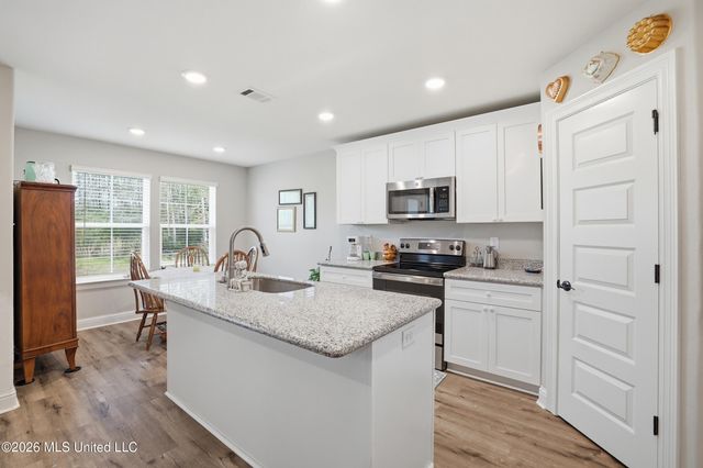 3317 Discovery Place, Ocean Springs, MS 39564