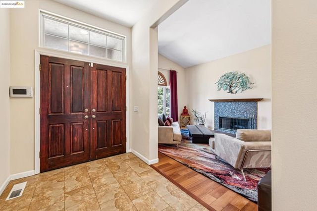 2281 Hidden Oaks Dr, Hayward, CA 94541