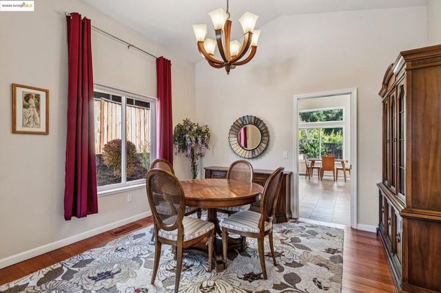 2281 Hidden Oaks Dr, Hayward, CA 94541