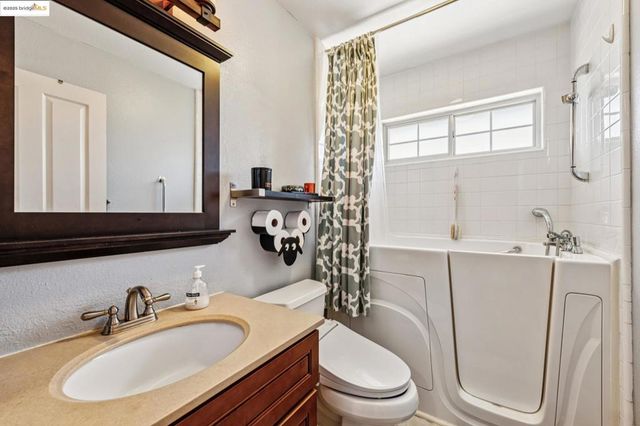 2281 Hidden Oaks Dr, Hayward, CA 94541