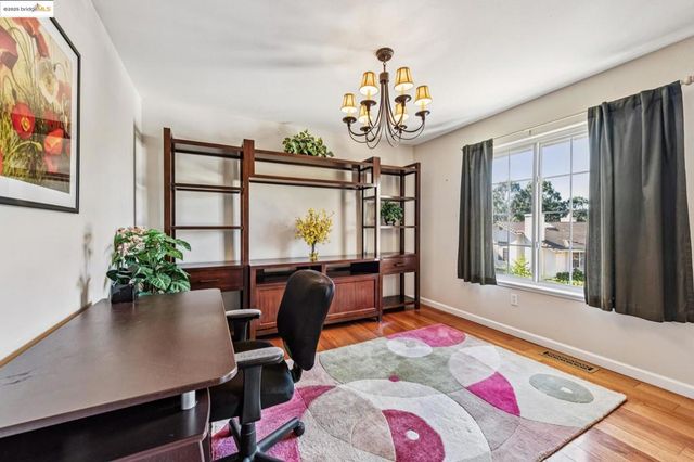 2281 Hidden Oaks Dr, Hayward, CA 94541