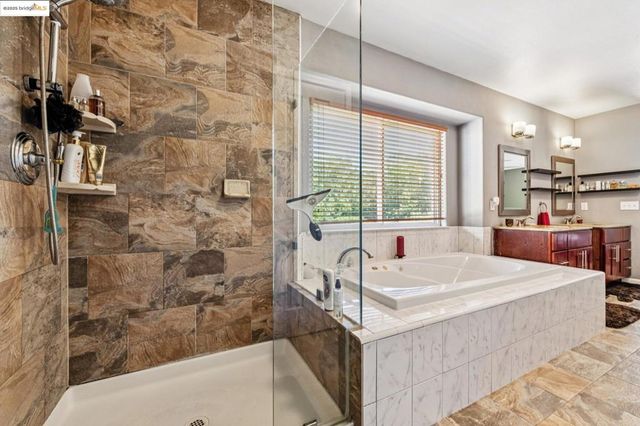 2281 Hidden Oaks Dr, Hayward, CA 94541