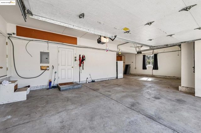 2281 Hidden Oaks Dr, Hayward, CA 94541