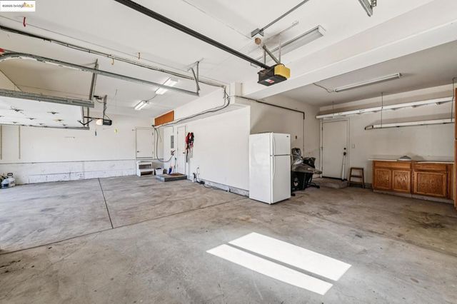 2281 Hidden Oaks Dr, Hayward, CA 94541