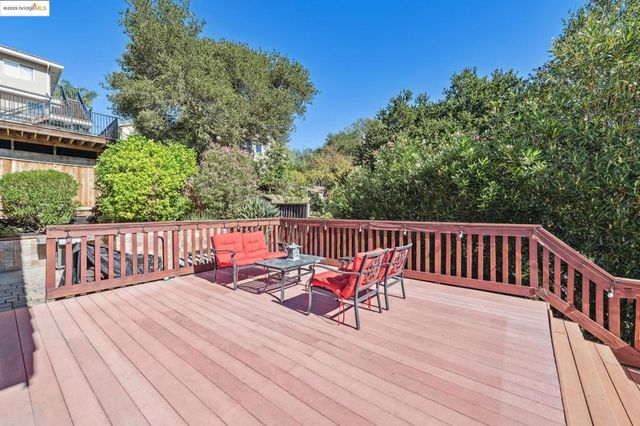 2281 Hidden Oaks Dr, Hayward, CA 94541