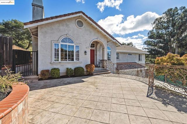 2281 Hidden Oaks Dr, Hayward, CA 94541